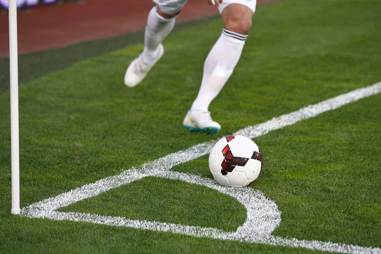 揭秘FIFA足球世界每日积分获取方法与消费策略分析